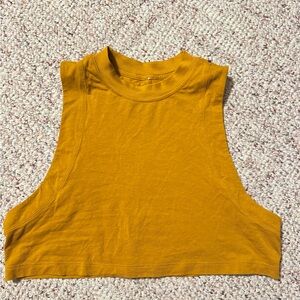 Lululemon women’s cropped tank top